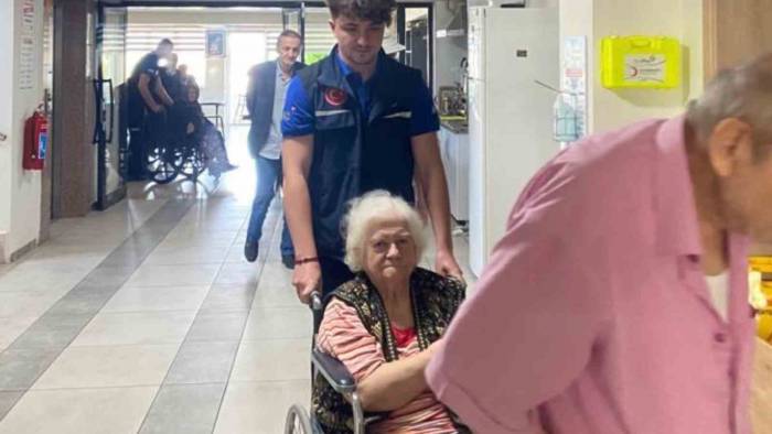 Huzurevi Sakinlerine Afet Farkındalık Eğitimi Verildi