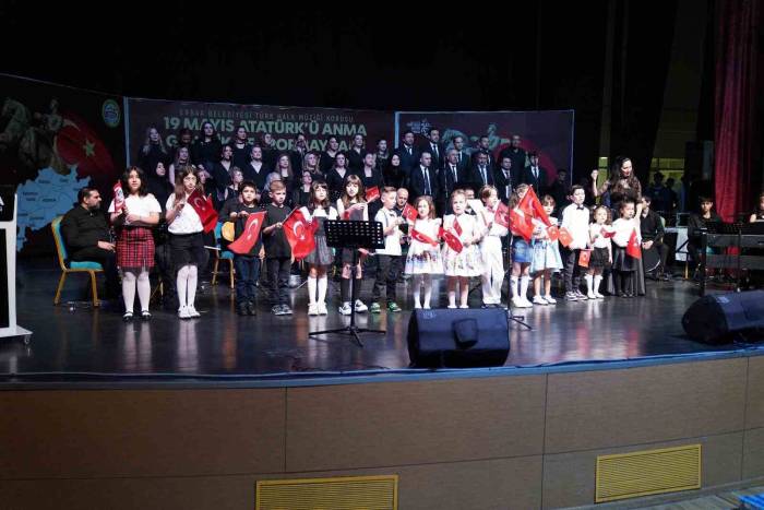 Depremden Etkilenen 11 İlin Türküleri Seslendirildi