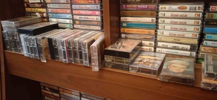 Gençler Kasetlerle Nostalji Yaşıyor