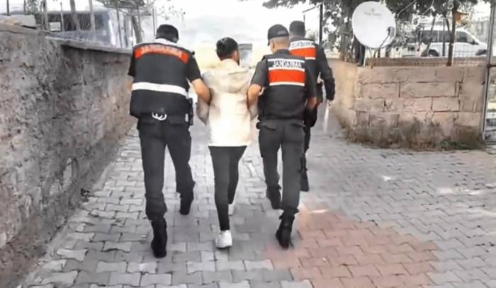 Jandarmadan Eş Zamanlı Kökünü Kurutma Operasyonu: 29 Gözaltı