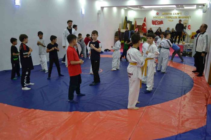 Bu Proje İle Gençler Sporla Bilinçlenecek