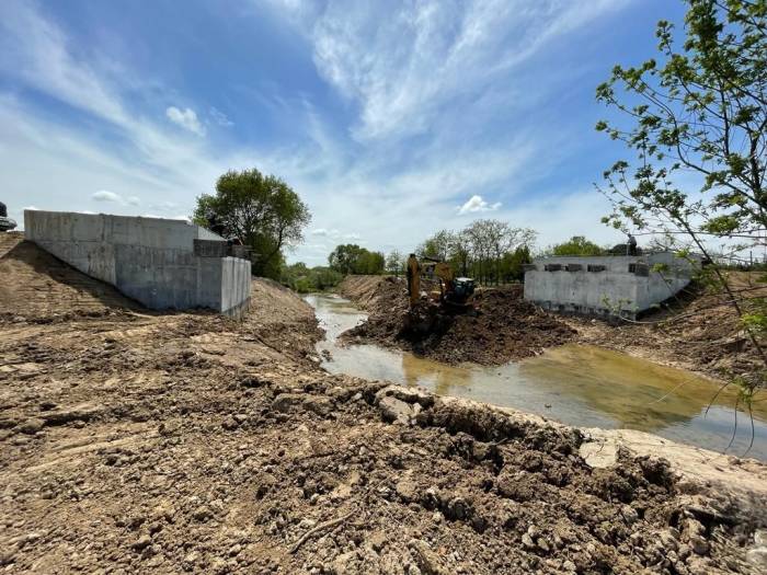 Selde Hasar Gören Turgutbey Köprüsü Yenileniyor