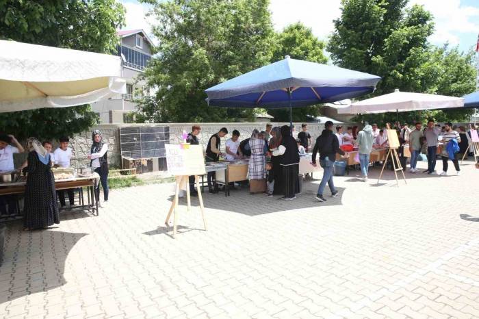 Muş’ta Deprem Bölgesindeki Okul İçin Etkinlik