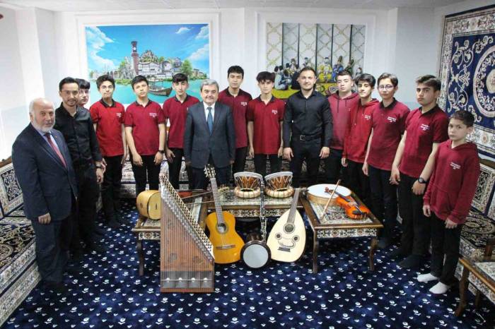 Konservatuvar Gibi İmam Hatip Lisesi: Öğrenciler Musiki Topluluğu Kurdu