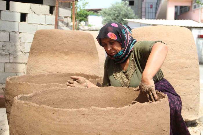 Deprem Tandırları Yıkınca, Talebe Yetişemez Oldu
