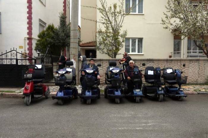 8 Ay Yürüyemedi, Sağlığına Kavuşunca Engellileri Unutmadı