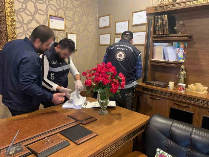 İstanbul’da Sahte Belge Operasyonu: Yabancılara Sahte Belgeyle İzin Düzenlediler