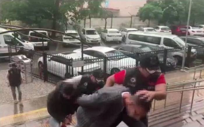 İzmir’de Faciadan Dönüldü: 6 El Yapımı Patlayıcı Ele Geçirildi