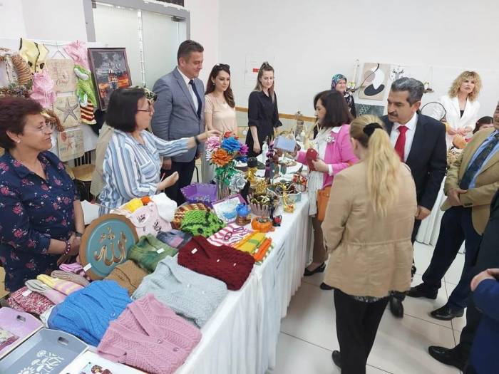 Huzurevi Sakinlerinin Sergisi Göz Doldurdu