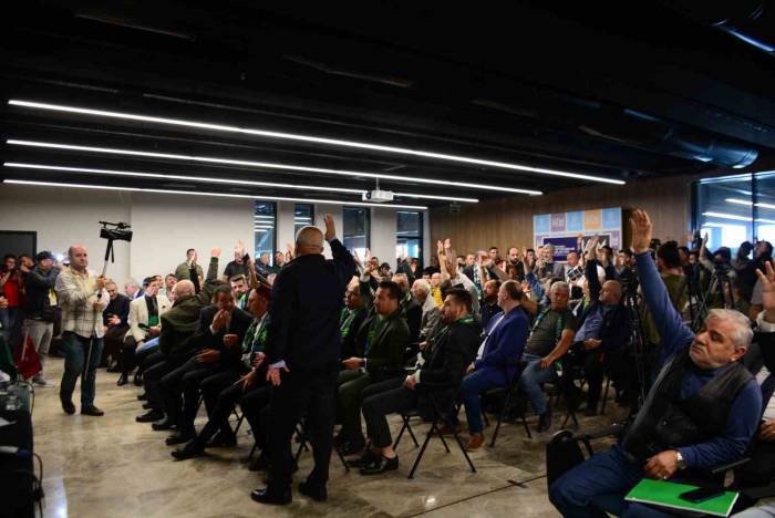 Gergin Geçen Mali Genel Kurulda Kocaelispor Yönetimi İbra Edildi