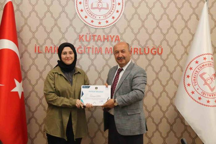 Kütahya’da Kompozisyon Yarışmasında Dereceye Giren Öğrenciler Ödüllendirildi