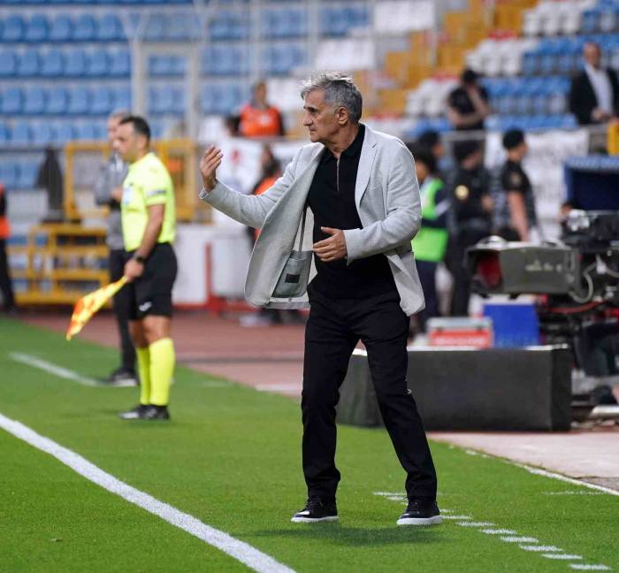 Spor Toto Süper Lig: Kasımpaşa: 2 - Beşiktaş: 5 (maç Sonucu)