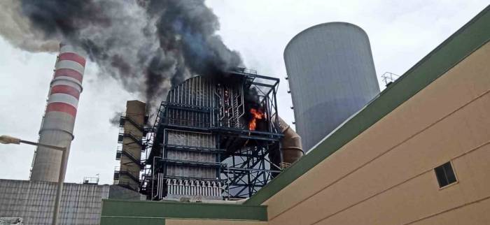 Türkiye’nin En Büyük Termik Santralinde Yangın Çıktı