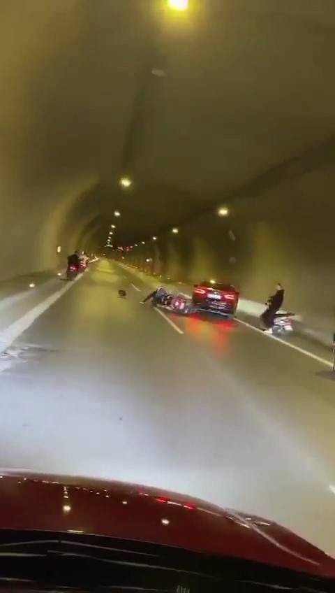 Üsküdar’da Motosikletli Asker Eğlencesi Kaza İle Sonlandı