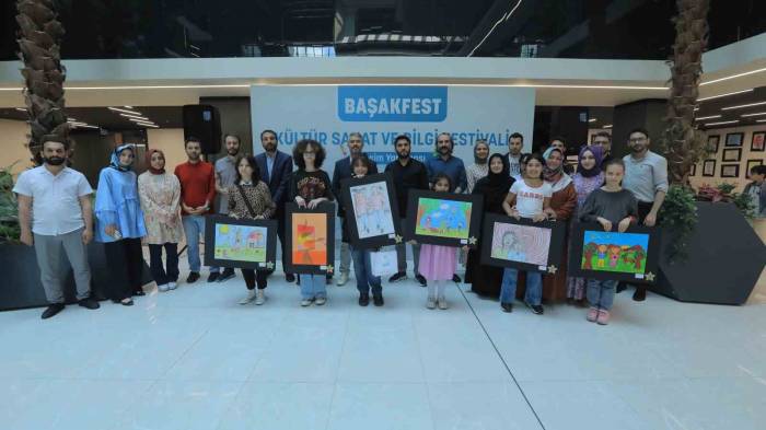 Başakşehirli Çocuklar Resim Yarışmasında Marifetlerini Gösterdi