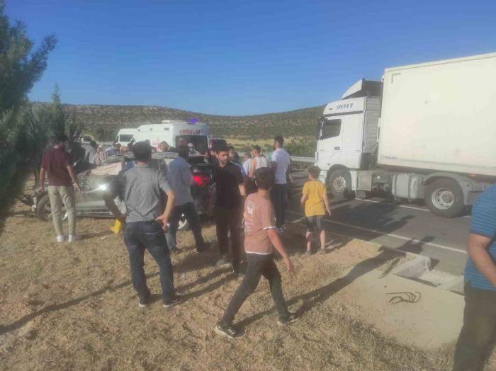 Diyarbakır’da Otomobil Takla Attı: 1’i Bebek 3 Yaralı