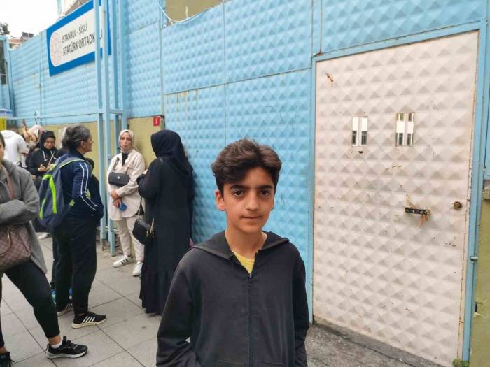 Kimliğini Unutan Abisinin İmdadına Koştu