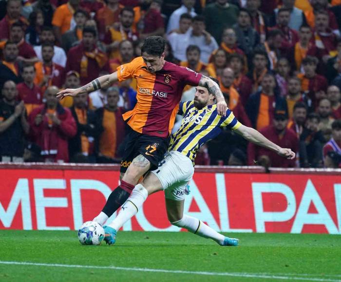 Luan Peres, Derbide Kırmızı Kart Gördü