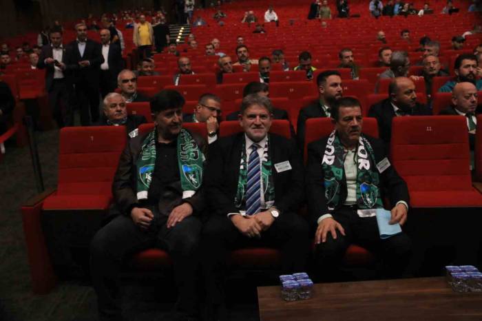 Kocaelispor’da Gergin Kongre