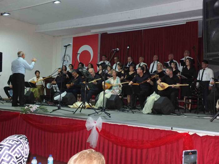 Halk Eğitim Merkezi Kursiyerleri Coşturdu