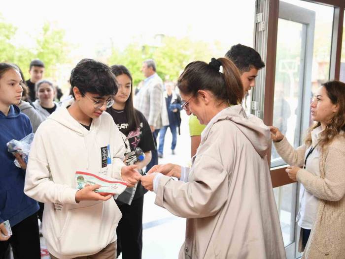 Öğrencilerin Lgs Sınav Heyecanı Başladı