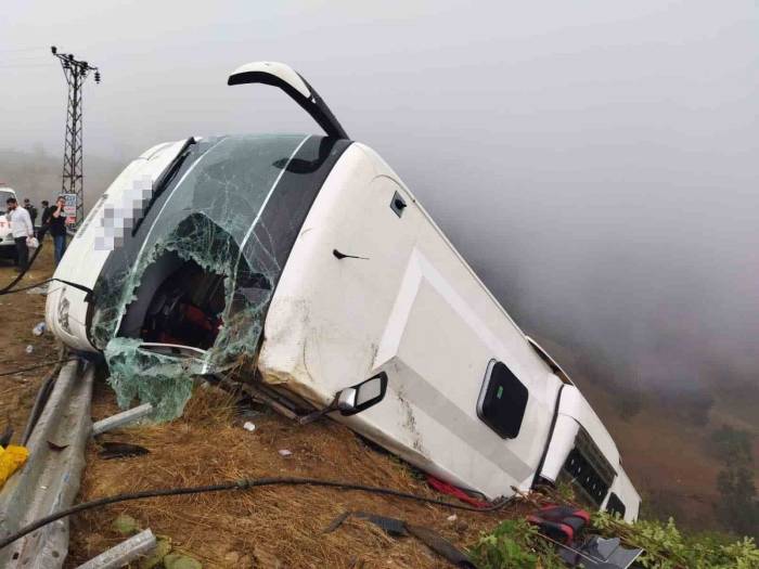 Mersin’de Yolcu Otobüsü Uçuruma Devrildi: 1 Ölü, 14 Yaralı