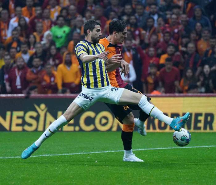 Spor Toto Süper Lig: Galatasaray: 1 - Fenerbahçe: 0 (ilk Yarı)
