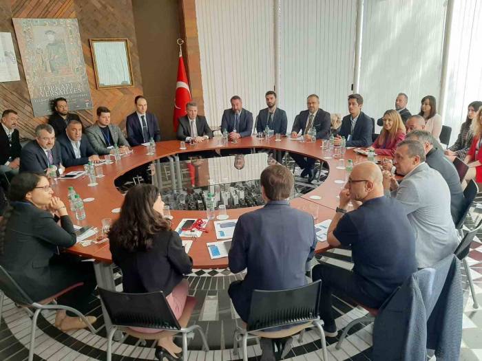 Fransa Ve İspanya’da “izmir” Rüzgarı