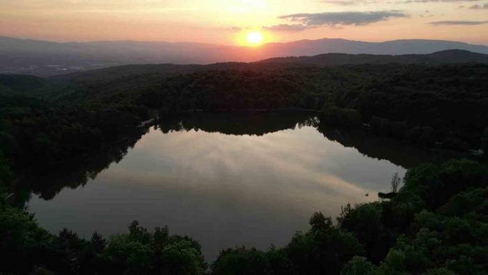 Manzarası Ve Doğal Güzelliğiyle Kendine Hayran Bırakan Korugöl, Ziyaretçilerini Bekliyor