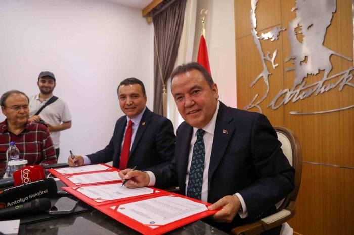 Büyükşehir Belediyesi İle Agc Arasında Sosyal Tesis Projesi Protokolü