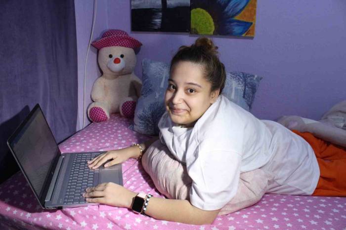 Yatağında Yazdığı Kitapla Hayata Bağlandı