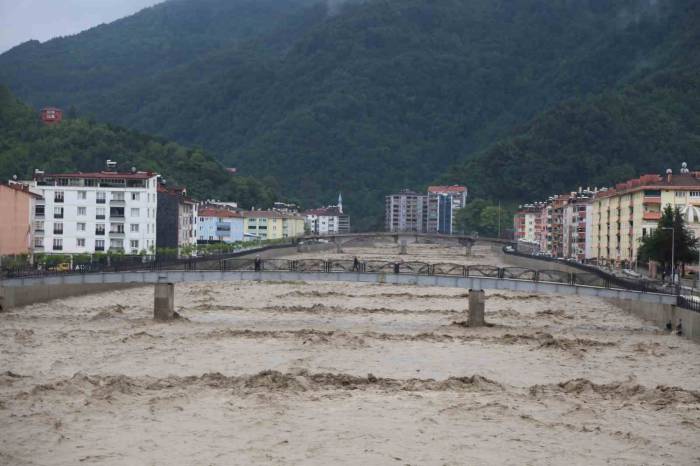 Bozkurt Kaymakamı Murat Atıcı: "bozkurt Şiddetli Sağanağı Problemsiz Atlattı"