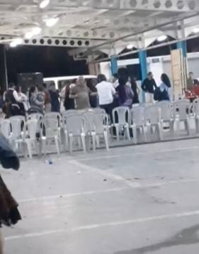 Düğünde Tekme Ve Yumruklar Konuştu; 2 Yaralı