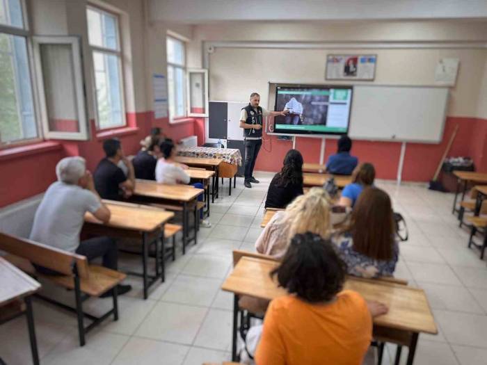 Diyarbakır’da 93 Ayrı Faaliyette Bin 372 Kişiye Narkotik Eğitimi Verildi