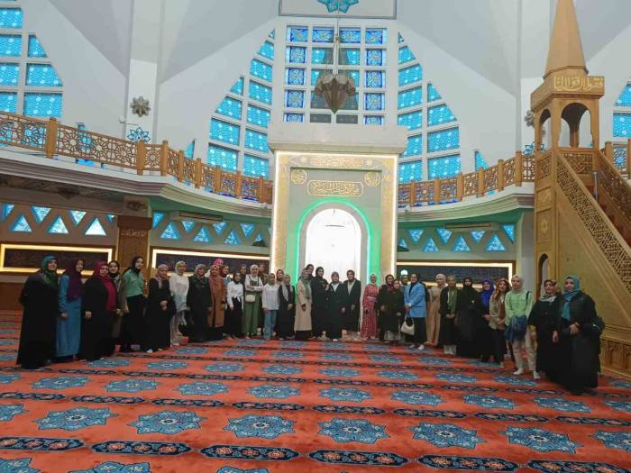 Öğrenciler Akçakoca’da Sabah Namazında Buluştu