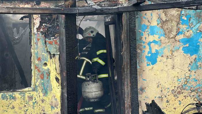 Düzce’de Korkutan Yangın: 2 Ev Tamamen 5 Ev İse Kısmen Yandı
