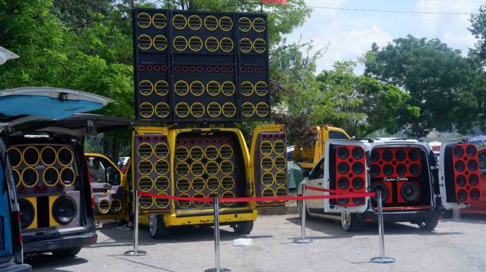 250 Bin Liralık Araca 1,5 Milyonluk Ses Sistemi Döşetti