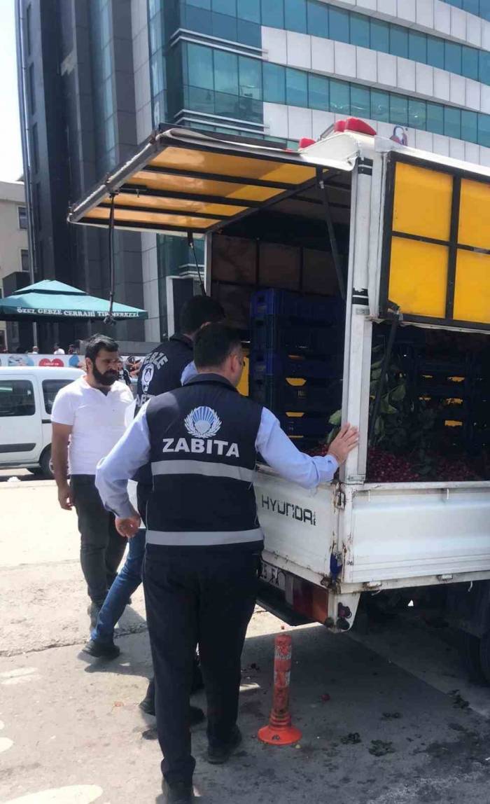 Gebze’de Zabıta Ekipleri Seyyar Satıcıları Denetliyor