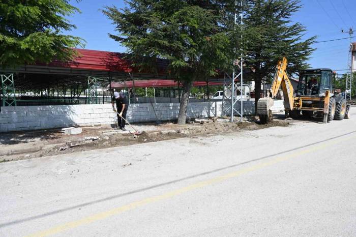 Canlı Hayvan Pazarı Kurban Bayramına Hazır Hale Getiriliyor