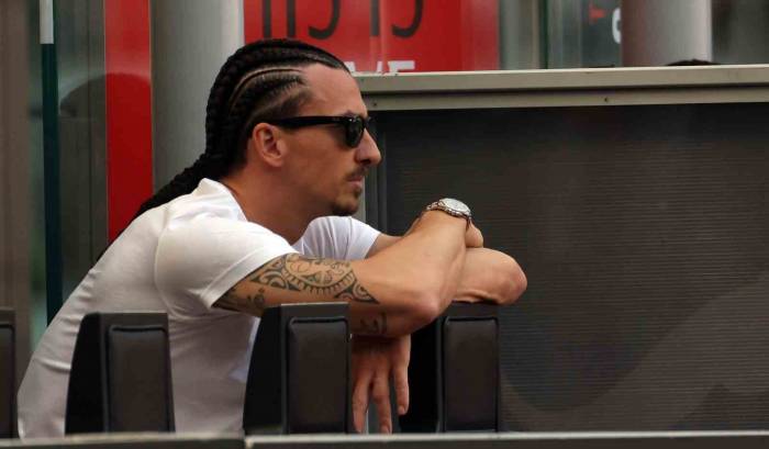 Zlatan İbrahimovic, Aktif Futbol Kariyerini Noktaladığını Açıkladı