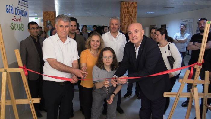 Geri Dönüşümden Sanat Sokağı