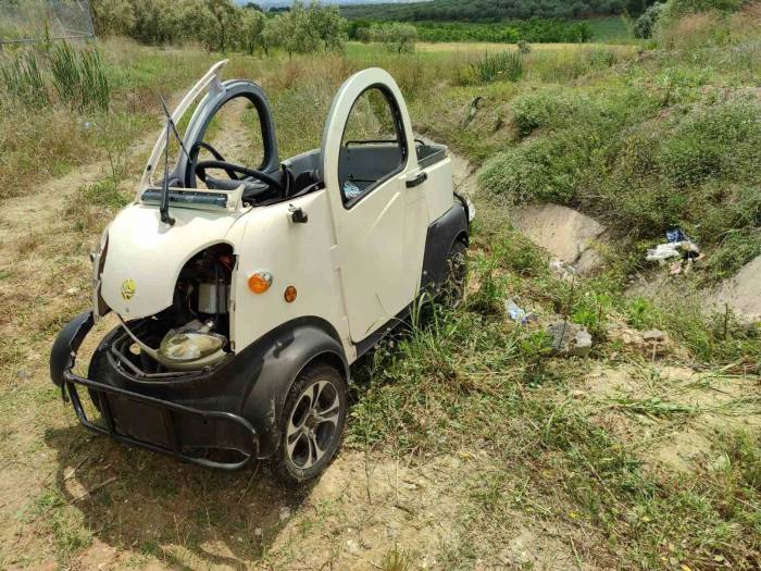 Bursa’da Elektrikli Bisiklet Su Kanalına Uçtu: 3 Yaralı