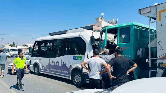 Şanlıurfa’da Zincirleme Kaza: 2 Yaralı