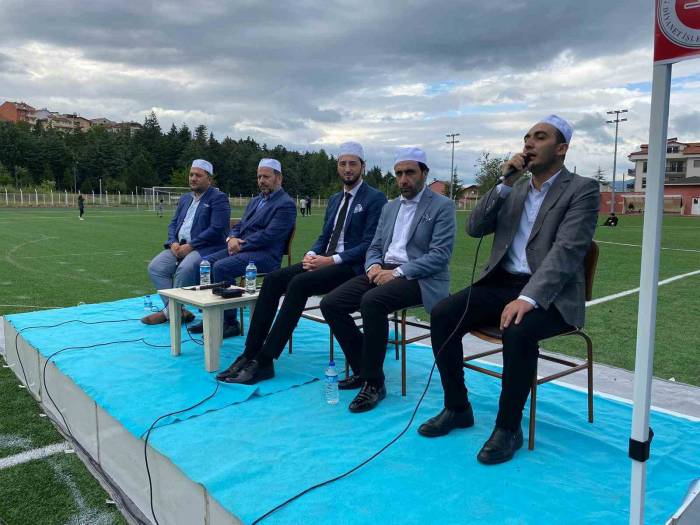 Simav’da Düzenlenen Hayır Çarşısında Kur’an-ı Kerim Ziyafeti