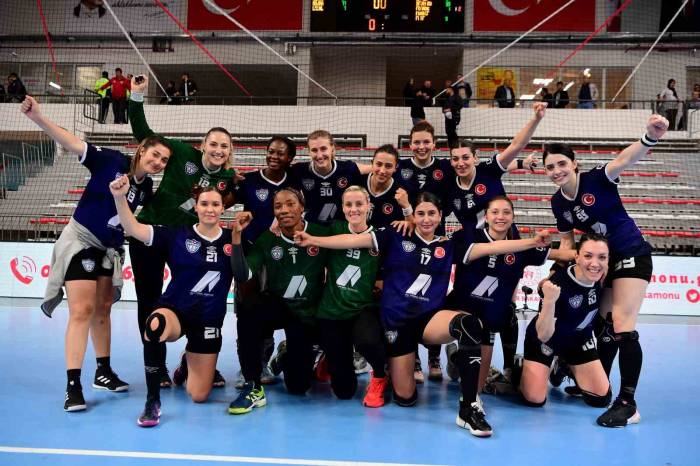 Mavi Kelebeklerden Lig Şampiyonluğu Yolunda Önemli Adım