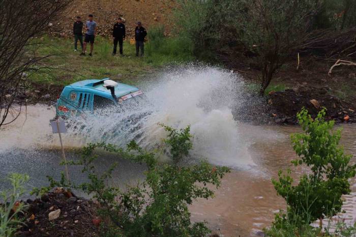 Türkiye Offroad Şampiyonasında Sporcular Kızılcahamam’da Kozlarını Paylaştı