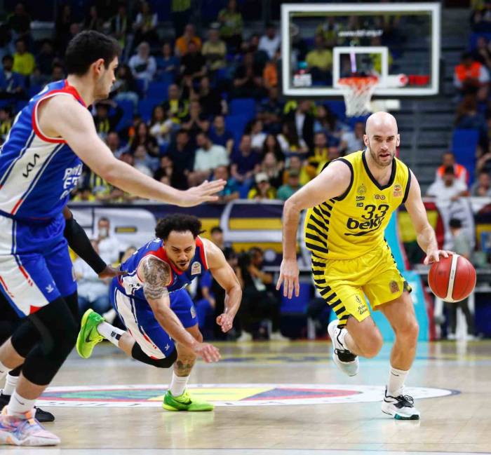 Basketbol Süper Ligi: Fenerbahçe Beko: 90 - A.efes: 92