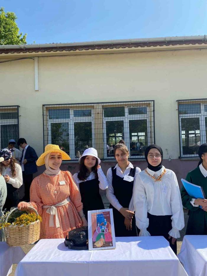 Ergene’de Öğrenciler Roman Kahramanlarını Canlandırdı