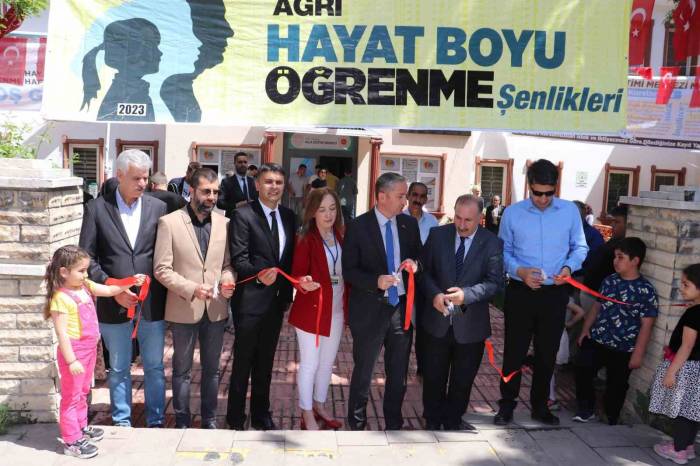 Ağrı’da "hayat Boyu Öğrenme Şenliği” Düzenlendi