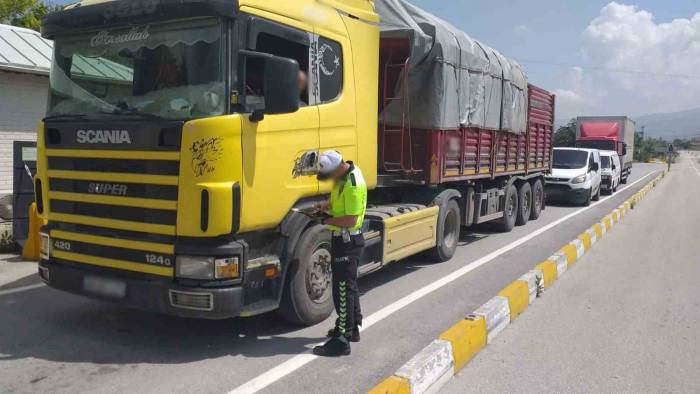 Burdur’da 12 Araç Trafikten Men Edildi